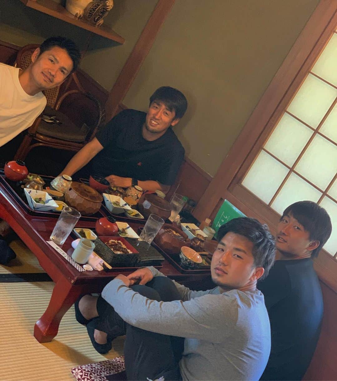 のインスタグラム：「ルヴァン杯も応援ありがとうございました！  #原輝綺  代表おめでとう🎉  ひろとも毎日リハビリ頑張ってます🏃‍♂️」