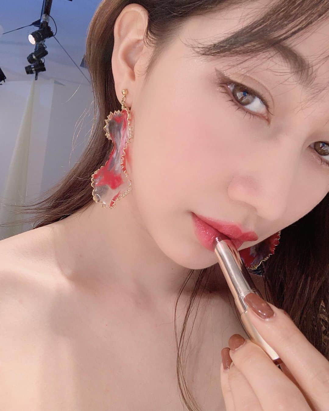 山本ソニアさんのインスタグラム写真 - (山本ソニアInstagram)「@opera_cosmetics の新作発表会💖  リップテントやシアーリップカラーがリニューアルしたよ✨  Operaのリップのテクスチャーはしっとり滑らかで色も長持ちだからすっごく優秀🌹  みんなも試してみてね  またメイク動画も考え中💄  #operacosmetics #new_opera #PR」5月24日 15時14分 - soniann0505