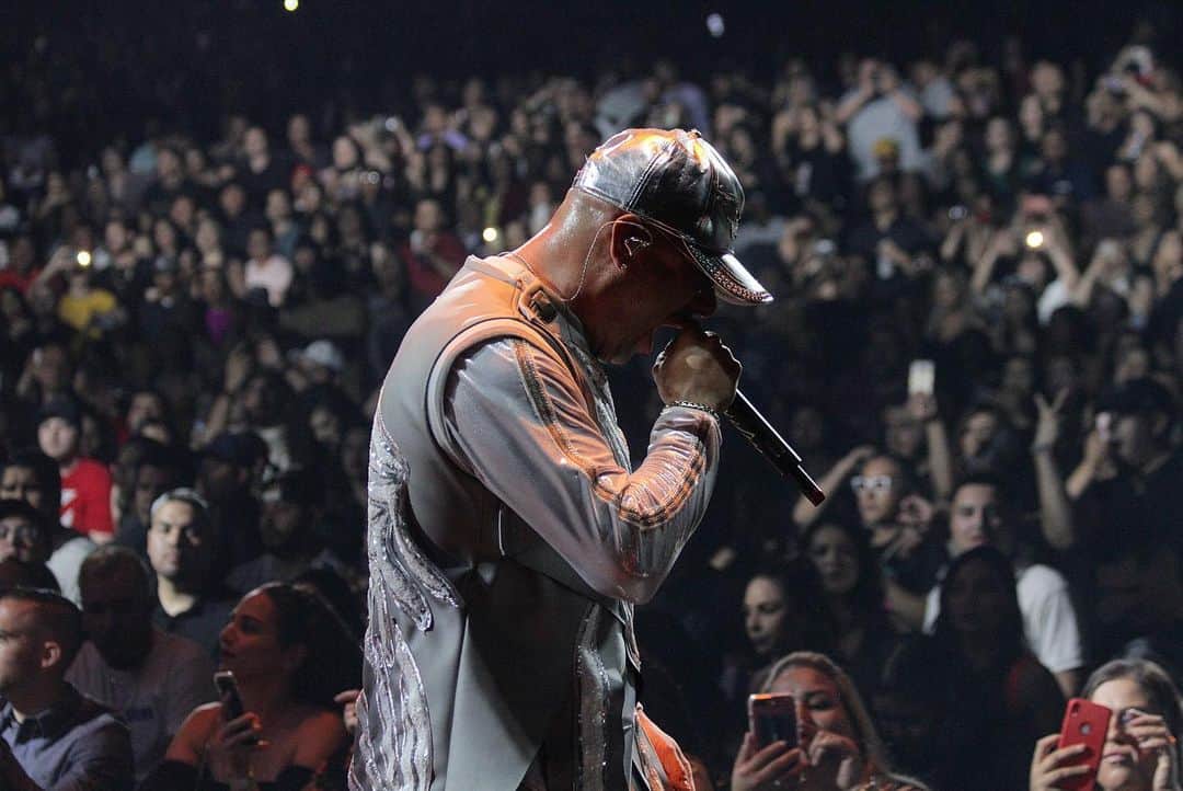 ウィジンさんのインスタグラム写真 - (ウィジンInstagram)「#comoantestourusa2019 #phoenixarizona @livenation @cmnevents #seguimos @wisinyyandel #otronivel 🌎🏆 @bryantbauzo」5月24日 15時47分 - wisin