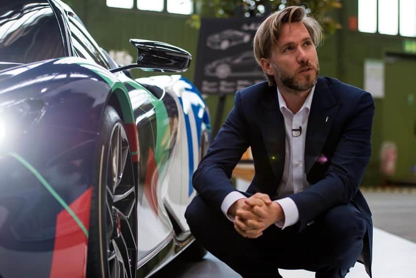 ニック・ハイドフェルドのインスタグラム：「Unveiling special art delivery with @nicorosberg @greentech_festival in Berlin of the @automobilipininfarinaofficial #battista」