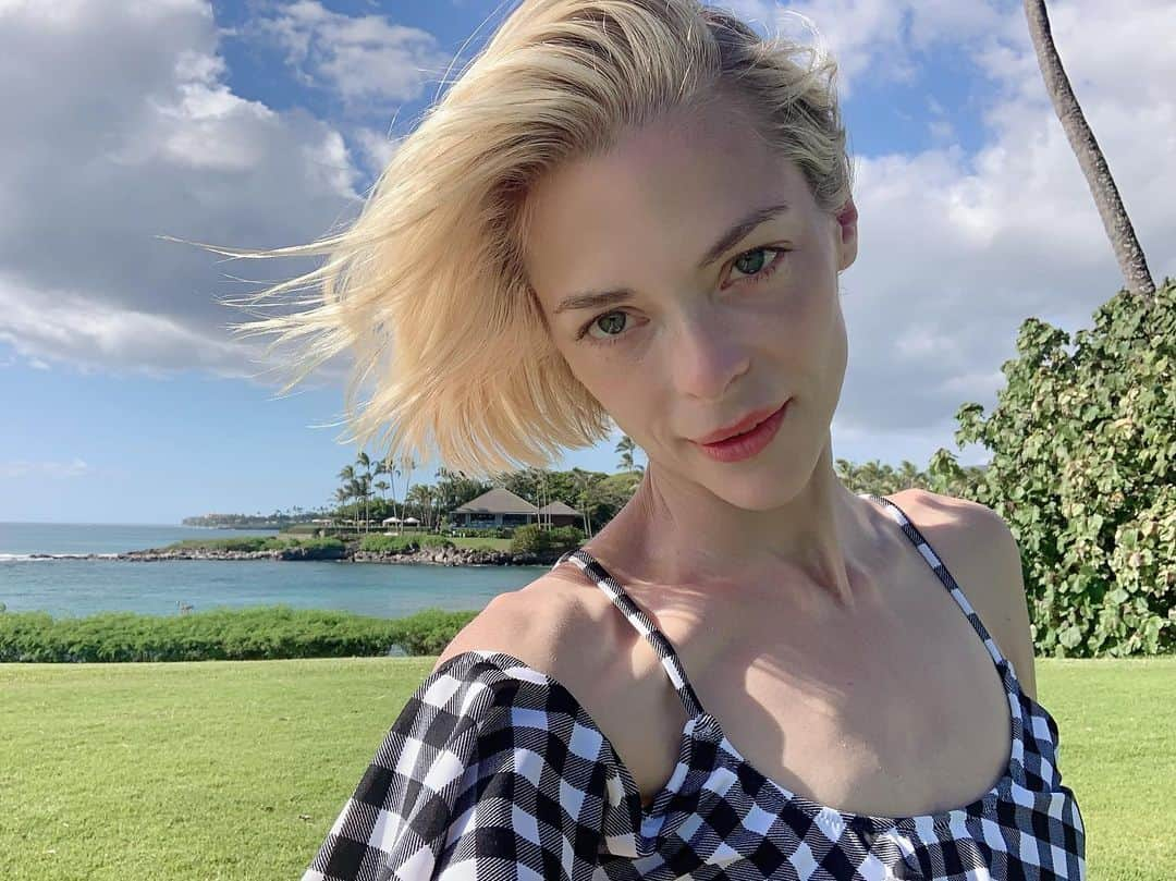 ジェイミー・キングさんのインスタグラム写真 - (ジェイミー・キングInstagram)「ALOHA and MAHALO 🌊🌸🌺💫」5月24日 15時59分 - jaime_king