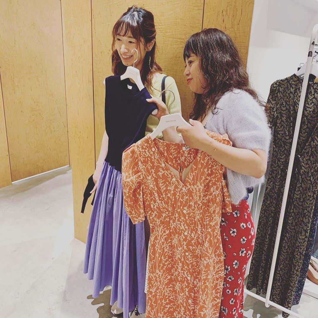 のインスタグラム：「ジョイナス横浜にてスタイリスト永岡美夏さんによるパーソナルコーディネイト企画を開催しました。 このコラボ企画はジョイナス横浜で、永岡さんが抽選で選ばれた読者さんを、なんと「10万分」パーソナルスタイリングし、そのアイテムを全てプレゼントする、とっても豪華な企画でした。 プロのスタイリストさんによる提案で普段の着こなしとは違う新たな魅力を発見👀 応募いただいた皆様、ジョイナスの皆様、ありがとうございました‼️ #ジョイナス横浜 #パーソナルスタイリング #inred」