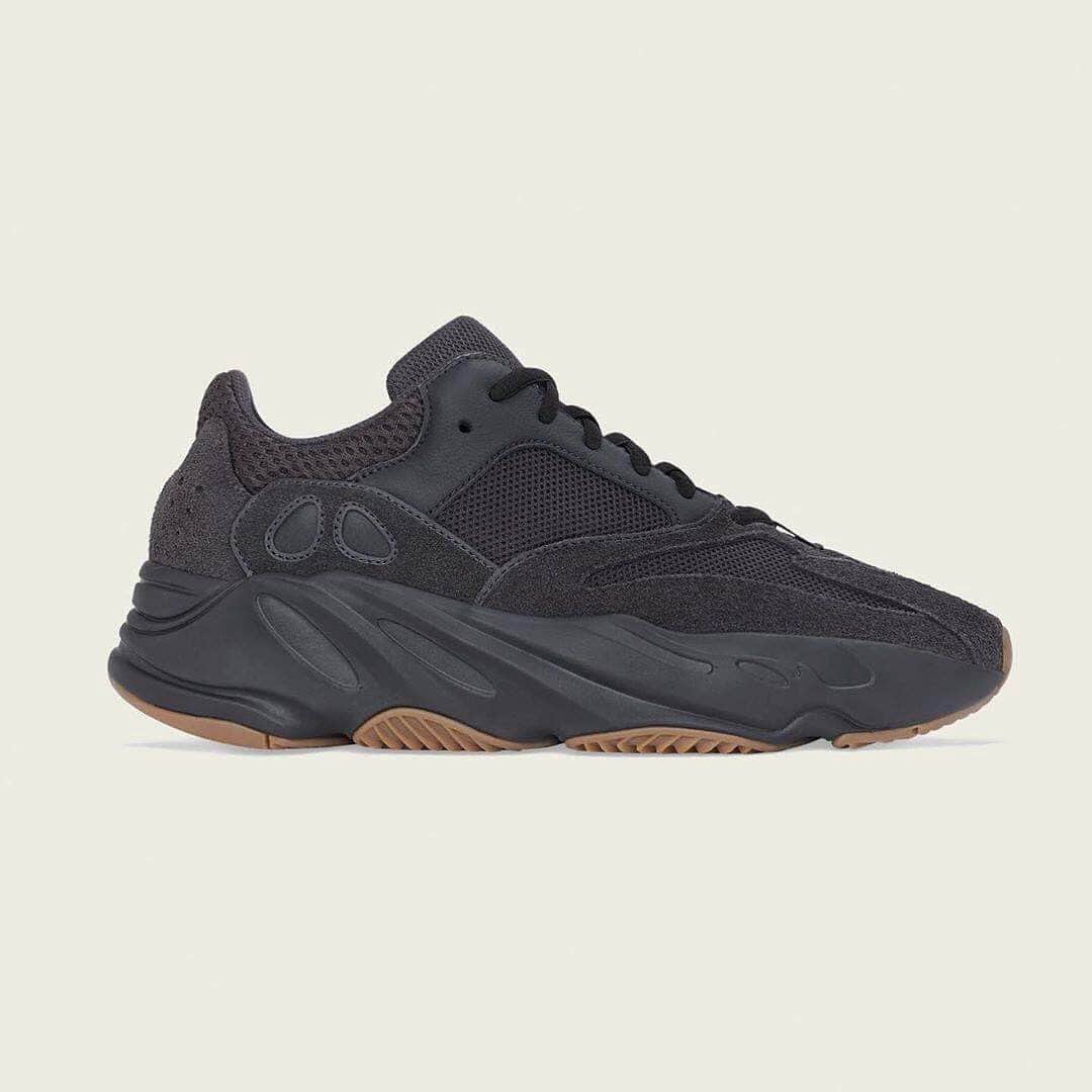 HYPEBEASTさんのインスタグラム写真 - (HYPEBEASTInstagram)「@hypebeastkicks: The @adidas YEEZY BOOST 700 is slated to make a return in a “Utility Black” colorway for Summer, as per @yeezymafia. The stealthy iteration is expected to release on June 29 for $300 USD.  Photo: YEEZY MAFIA」5月24日 16時18分 - hypebeast