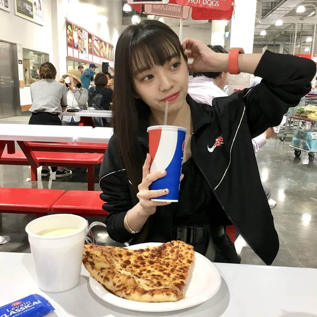 ロッカジャポニカさんのインスタグラム写真 - (ロッカジャポニカInstagram)「18ｻｲ になったから﻿ 自分用の COSTCO CARD つくっちゃった🌞🌴﻿ ﻿ 家族で行ってたけど、﻿ やっと ひとりでも行ける !﻿ 行きたい人いたら言って 🤪ㅋ﻿ ﻿ ﻿ そして今日は ライブスタイルダンジョン に﻿ みぃが でます！﻿ たくさんたくさん﻿ 応援よろしくお願いします 🏄🏼‍♀️🌊🌊﻿ ﻿ みぃ 久しぶりのステージ楽しんでね^^﻿ ﻿ #ライブスタイルダンジョン #スタプラ #costco #コストコ #Luna」5月24日 16時34分 - rockajaponica