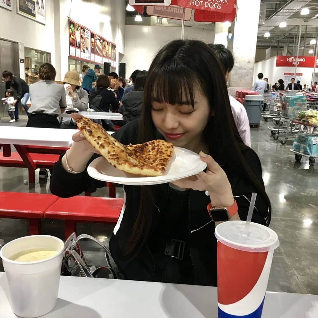 ロッカジャポニカのインスタグラム：「18ｻｲ になったから﻿ 自分用の COSTCO CARD つくっちゃった🌞🌴﻿ ﻿ 家族で行ってたけど、﻿ やっと ひとりでも行ける !﻿ 行きたい人いたら言って 🤪ㅋ﻿ ﻿ ﻿ そして今日は ライブスタイルダンジョン に﻿ みぃが でます！﻿ たくさんたくさん﻿ 応援よろしくお願いします 🏄🏼‍♀️🌊🌊﻿ ﻿ みぃ 久しぶりのステージ楽しんでね^^﻿ ﻿ #ライブスタイルダンジョン #スタプラ #costco #コストコ #Luna」