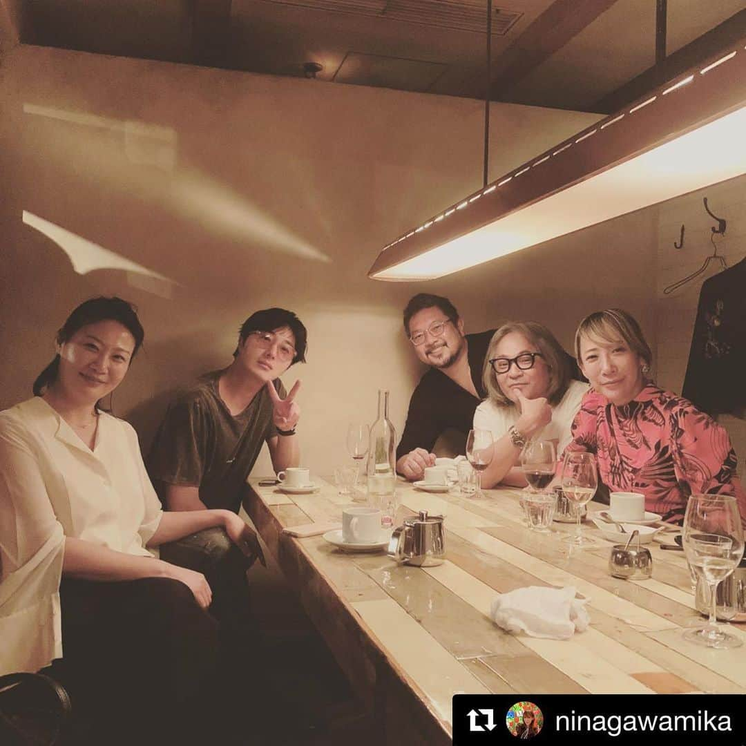 谷川じゅんじさんのインスタグラム写真 - (谷川じゅんじInstagram)「It was really interesting night. See you soon.  #familygathering #goodvibesonly #goodneighbors #tokyostyle #tokyolife  #Repost @ninagawamika with @get_repost ・・・ 昨晩は美味しいご飯を素敵メンバーで。 忙しい日々だけど、こういう新しい出会いをちゃんと持てる日々でありたいな。 @jilwww  イル君、次は撮影しましょ🤗」5月24日 16時37分 - junjitanigawa