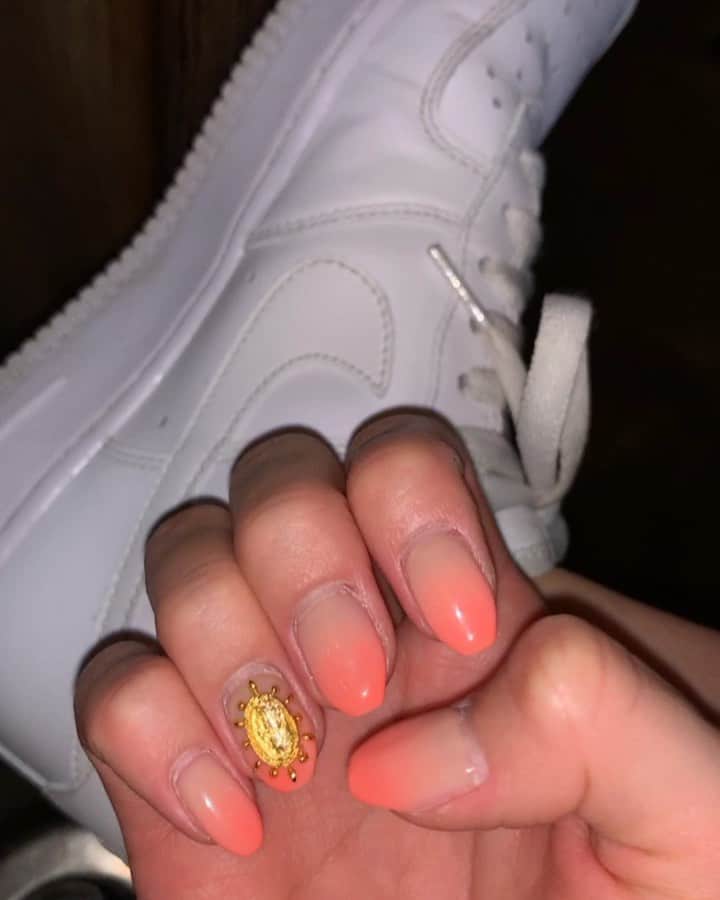 YamanoShiori のインスタグラム：「#summernails 🍉🏖💦」
