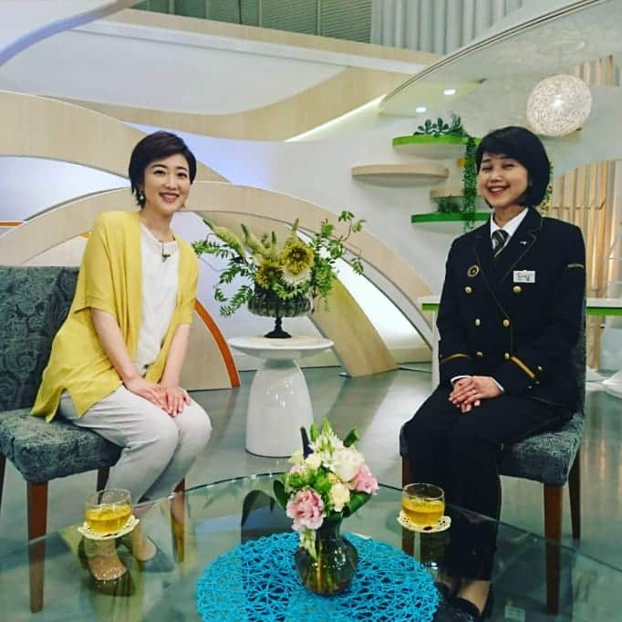 池尻和佳子さんのインスタグラム写真 - (池尻和佳子Instagram)「JR九州初の女性博多駅長‼️ 中野幹子さんが明日のRKBテレビ 「池尻和佳子のトコワカ」ゲストです❇️ 明るくて、フットワーク軽くてとても、魅力的な方です🤗是非ご覧ください。  25(土)朝5時20分～放送です🍀」5月24日 16時50分 - wakako_ikejiri_rkb