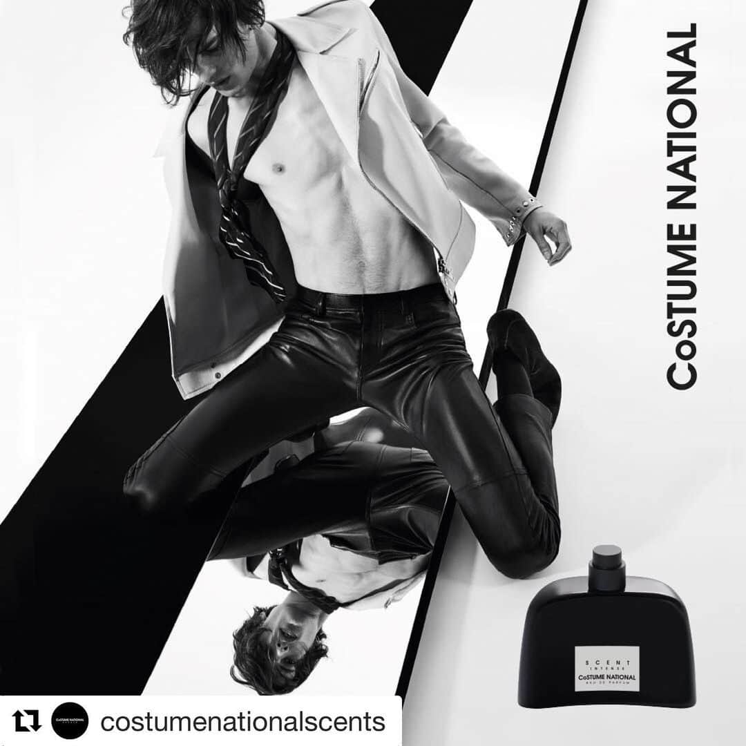コスチュームナショナルのインスタグラム