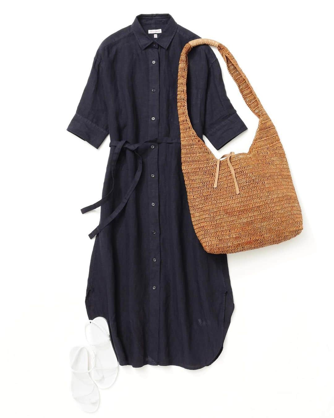 のインスタグラム：「【Summer Linen Fair】﻿今週末まで！﻿ ﻿期間中、店舗またはオンラインストアで合計25,000円（税込）以上お買い上げのお客様はポイント5倍！﻿ 2019年5月16日（木）〜5月26日（日）﻿﻿ ※アミュプラザ博多店は5/16（木）～5/27（月）﻿﻿ ﻿ ﻿﻿ #dressterior #ドレステリア #リネン #ワンピース #シャツワンピ」