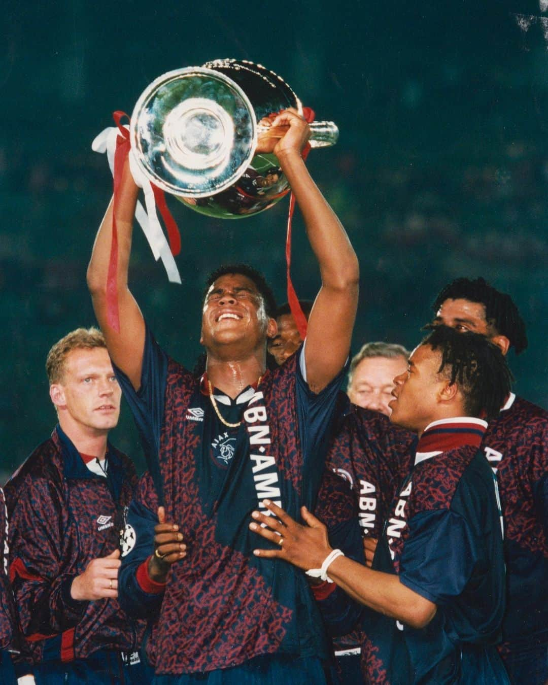 アヤックス・アムステルダムさんのインスタグラム写真 - (アヤックス・アムステルダムInstagram)「#OnThisDay in 1995... Europe was ours! 🏆🇪🇺 #UCL」5月24日 16時59分 - afcajax