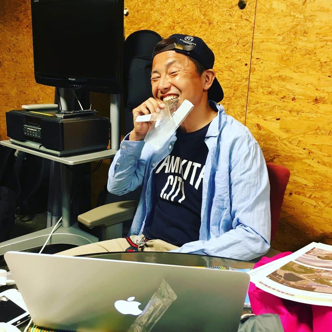 光永亮太さんのインスタグラム写真 - (光永亮太Instagram)「今日は一日都内某所のスタジオにて明日のリハーサル。 GAKU-MCアニキはひたすらビーフジャーキー食ってます。」5月24日 16時59分 - mitsunagaryota