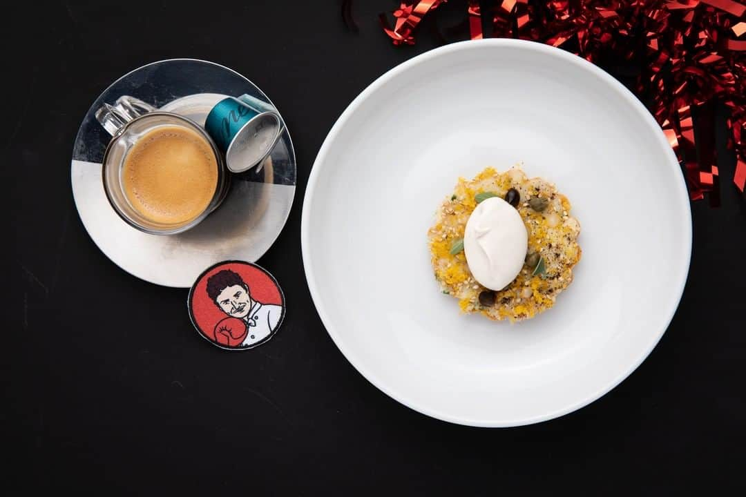 Nespressoさんのインスタグラム写真 - (NespressoInstagram)「We love gastronomy, don't you? At #Cannes2019, we saw Chef Mauro Colagreco (3 Michelin stars) cook a Brandade tartlet with Nespresso coffee.  Try it at home, discover the recipe at:  http://bit.ly/2JXXtoN #Nespresso #NespressoCannes #LeFooding #Gastronomy #dessert」5月24日 17時14分 - nespresso