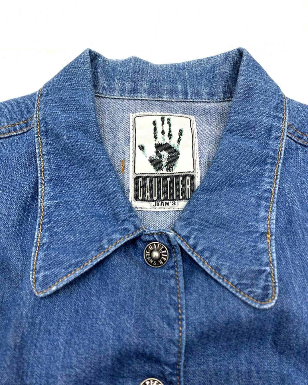 ジャムルさんのインスタグラム写真 - (ジャムルInstagram)「5/25 NEW ARRIVAL! GAULTIER JEANS . 商品のお問い合わせは26日以降、お電話で承ります。 . #お問い合わせはお電話で承ります #jammru #osaka  #fashion  #streetstyle  #streetfashion  #vtg  #vintage  #used  #usedclothing  #古着 #古着屋 #ファッション #70s #80s #90s#gaultierjeans #jammru_ladies」5月24日 17時17分 - jammru