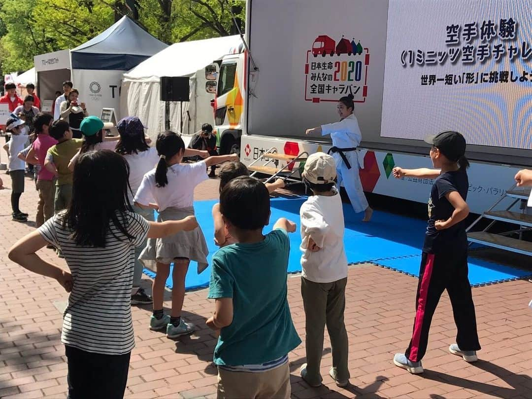 日本生命保険相互会社さんのインスタグラム写真 - (日本生命保険相互会社Instagram)「. ＼日本生命みんなの2020全国キャラバン／ ～開催レポート★in北海道～ 5/18（土）,19（日）に北海道で「日本生命みんなの2020全国キャラバン」を開催しました！ 「わが街アスリート」のトークショーでは、坂本　功貴　元選手（体操競技　北京2008オリンピック 男子団体総合　銀メダル）と 清水　宏保　元選手（スケート・スピードスケート　長野1998オリンピック　男子500m　金メダル）に出演いただきました！ オリンピックの決勝にまつわるお話を披露いただくなどして盛りあがりました！ . 明日、明後日は宮城県で、翌週以降は青森県、秋田県の順で開催します！是非ご来場ください！ . ＜宮城県＞ 日時：５月２５日（土）・２６日（日）　各日10:00-18:00（入場無料） 場所：三井アウトレットパーク仙台港 ※５月２６日（日）には、ゲストとして元プロサッカー選手の「千葉直樹」さんが出演予定！ . ＜青森県＞ 日時：６月１日（土）・２日（日）　各日10:00-18:00（入場無料） 場所：イオンモール下田 . ＜秋田県＞ 日時：６月８日（土）・９日（日）　各日10:00-18:00（入場無料） 場所：イオンモール秋田 . 2020年に向け、これからも盛りあがりを全国にお届けしてまいります！ 特設サイト：https://special.nissay-mirai.jp/tokyo2020/caravan/ . ＊日本生命は東京2020オリンピック・パラリンピックゴールドパートナー（生命保険）です。 _ #みんなの2020 #全国キャラバン #わが街アスリート #東北 #北海道 #宮城 #青森 #秋田 #東京2020マスコット #ミライトワ #ソメイティ #日本生命 #ニッセイ #nissay #playsupport #オリンピック #パラリンピック #東京2020オリンピック #東京2020パラリンピック #olympic_games_tokyo_2020 #tokyo_2020_paralympic_games #readyfortokyo #olympic_spirit #olympic_games #readyfor_tokyo_2020」5月24日 17時31分 - nissay_official