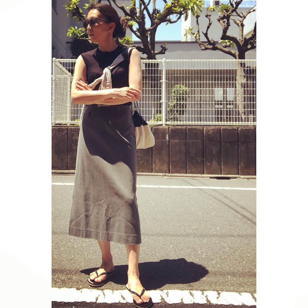 高橋志津奈さんのインスタグラム写真 - (高橋志津奈Instagram)「今日暑い☀️ . ランチして打ち合わせして。 . また私服の企画が😅ありがたいんですがなかなか大変だったり、でも考えるのも楽しかったり😂 . できたら見てね！ . #shizunascoordinate」5月24日 17時36分 - shizunan