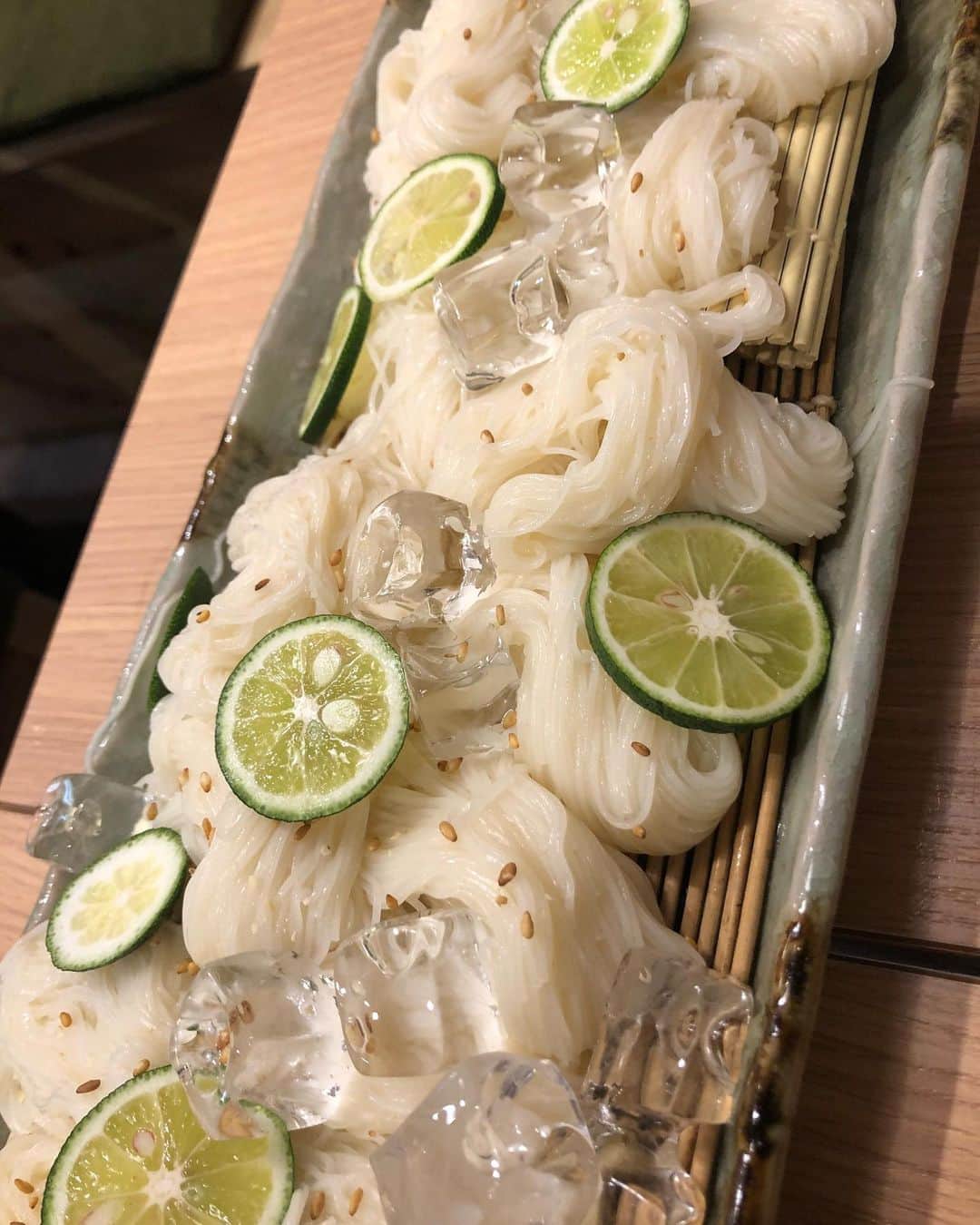 大根仁のインスタグラム：「アブク銭が入ったので三茶うち田で森山未來と、いだてん１９話おつかれ会。どうかしてる美味さ。」