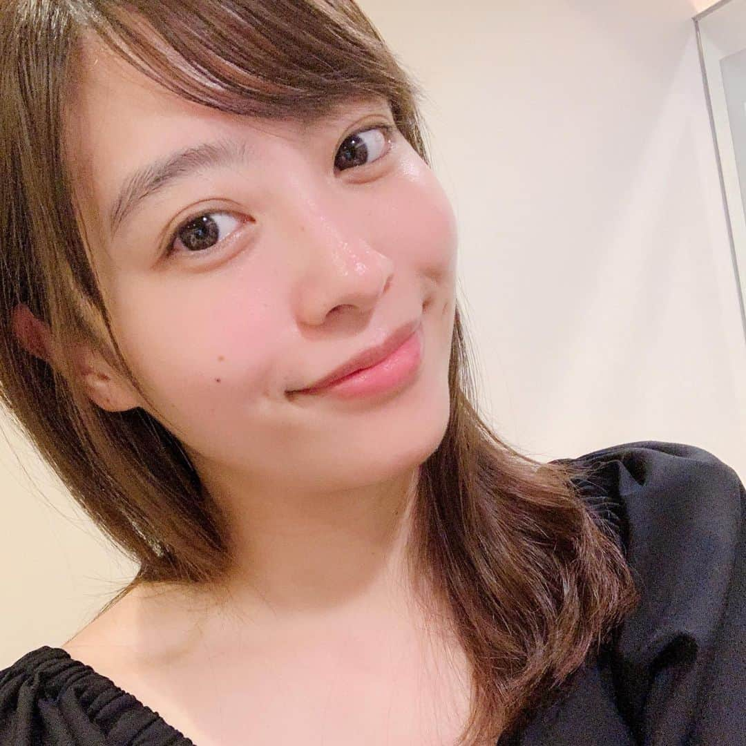 佐藤あやさんのインスタグラム写真 - (佐藤あやInstagram)「今日は江原道さんのサロンでエステを受けてきました。 . . もう最っっっっっ高だった😭✨ 沢山のアイテムを惜しげもなく塗りたくってくれて、頭の中で彦摩呂さんが 「美容成分のミルフィーユや〜🤗」 と叫んでおりました。（笑） . パックも何種類やってた？？ってくらい何度もやってた気がする😂 . マッサージはgo to heaven系と指圧系とリンパ流す系と骨格矯正系のミックスでこれがほんと良かった✨  終わった後、肌プルプルなのはもちろんだけどフェイスラインもスッキリしててびっくり！ . エステ後は江原道さんの製品でフルメイクもやってもらいました💕 これ、お願いしたら誰でもやってくれるみたい！😳✨ . リップの色が可愛すぎた💋 他にも気になるアイテムたくさんあるからまた紹介します🥰 #kohgendo#beauty#aesthetic#cosmetics#makeup#江原道#コスメ#エステ#メイク#ふぁの感動シリーズ」5月24日 17時42分 - faafa8