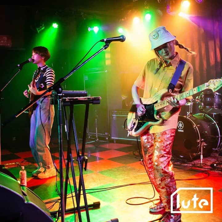 lute / ルーテのインスタグラム：「【Pick Up Artist : illiomote】 ジャンルに縛られない楽曲が魅力の、東京・池袋出身の幼馴染ユニット・illiomote(@illiomote)を紹介！ . 左にスワイプしてね👆 . . Music by @illiomote Photo by @itaru.bss  #lute #lutemedia #music #illiomote」