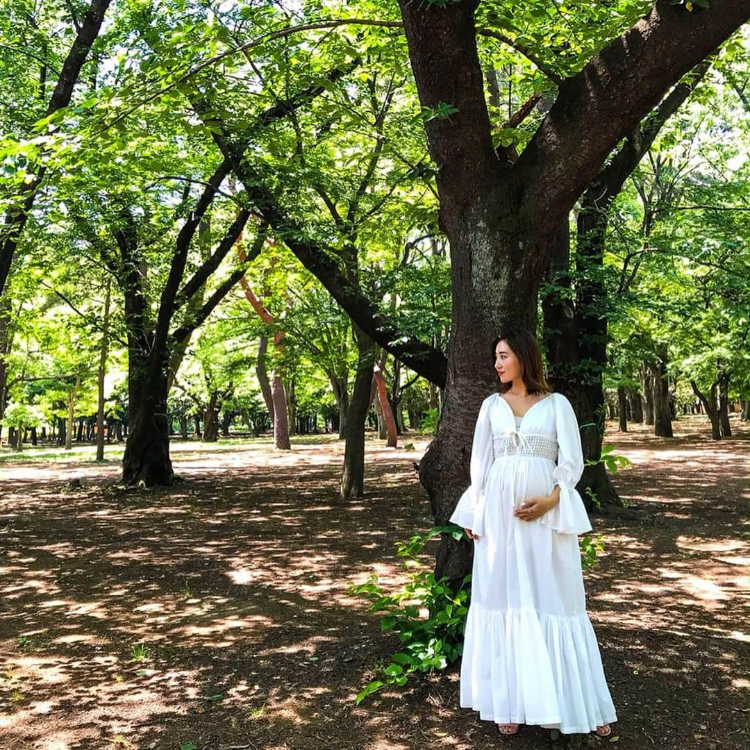 Ayaさんのインスタグラム写真 - (AyaInstagram)「今日はマタニティの撮影でした😊🍃🌿 データ届くの楽しみやなー✨ 来月は2人で撮りたい♡ . .  #マタニティフォト#撮影#マタニティコーデ#マタニティ#妊娠28週#妊娠8ヶ月#ラブグラフ#男の子のママ#妊娠後期#ぷんにー#妊婦コーデ#代々木公園#自然#matanity#mamagirl#プレママ」5月24日 17時59分 - aya__fit