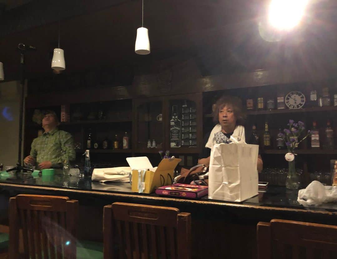 山川のりをのインスタグラム：「今夜は和歌山県田辺市のアコースティックライフにてギターパンダライブです。19時30分/20時、3000円+Dです。共演はゴトウイズミ、まっちゃき。お近くの方々会いにきてアイニージュー！」