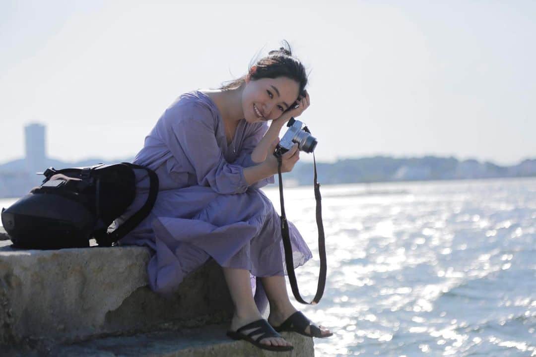 江守沙矢さんのインスタグラム写真 - (江守沙矢Instagram)「カメラを新調したし、あったかくなってきたので カメラを持っていろんなところにお出かけして たくさん写真を撮りたいなと思っている今日この頃。 . . . . . #海 #sea #船 #軍港 #無人島 #photo #photograph #photographer #写真 #ポートレート #portrait #japanesesea #日本の海 #japanesegirl #ファインダー越しの私の世界 #海と私 #横須賀 #カメラ女子 #カメラ女子デビュー #カメラと私」5月24日 18時14分 - saya_emori