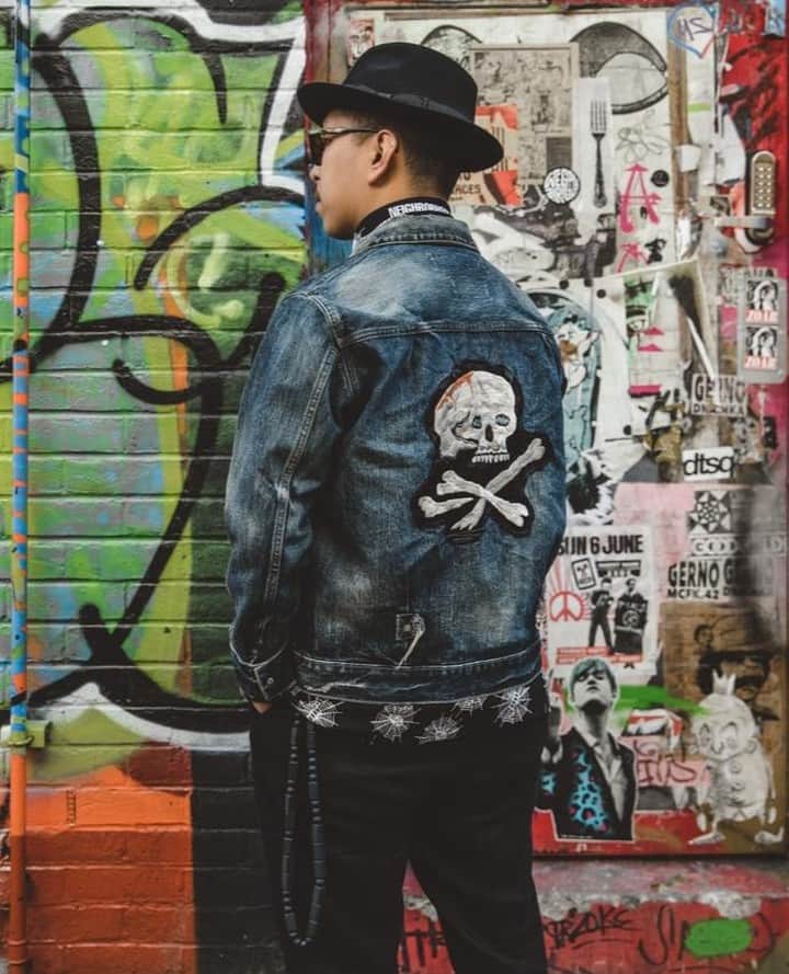 MR PORTERのインスタグラム：「Denim but make it punk, like Mr @_johnjarrett ☠⠀ -⠀ Denim Jacket (1167513), Camp-Collar Shirt (1167514) and Bandana (1167516) all @neighborhood_official as part of the #MRPORTERTheJapanEdit. Tap to shop or head to the link in bio. ⠀」