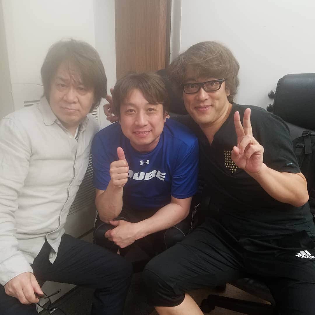 勝田一樹のインスタグラム：「本日もヨロシクです😃✌️ 面白い人、遊びに来ましたよ😱❕ #勝田一樹 #kazukikatsuta  #伊藤一義 #松本玲二  #チューブ #tube」