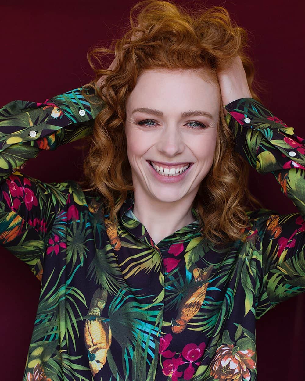 マチルドU・クラマーのインスタグラム：「That happy friday feeling 🌺 📸 @smash.agency . . . . . #happyfriday #tryingsomethingnew #smashagency #photo #photoshoot #model #sportsmodel #booking #agent #agency」
