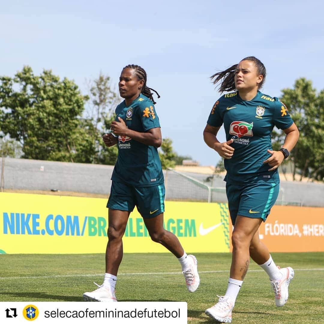 サッカー ブラジル代表チームさんのインスタグラム写真 - (サッカー ブラジル代表チームInstagram)「Tudo sobre a #SeleçãoFeminina em @selecaofemininadefutebol  #Repost @selecaofemininadefutebol (@get_repost) ・・・ Trabalho na academia e no campo para a #SeleçãoFeminina hoje! 💪⚽🇧🇷 ⠀ Fotos: CBF」5月25日 4時22分 - cbf_futebol