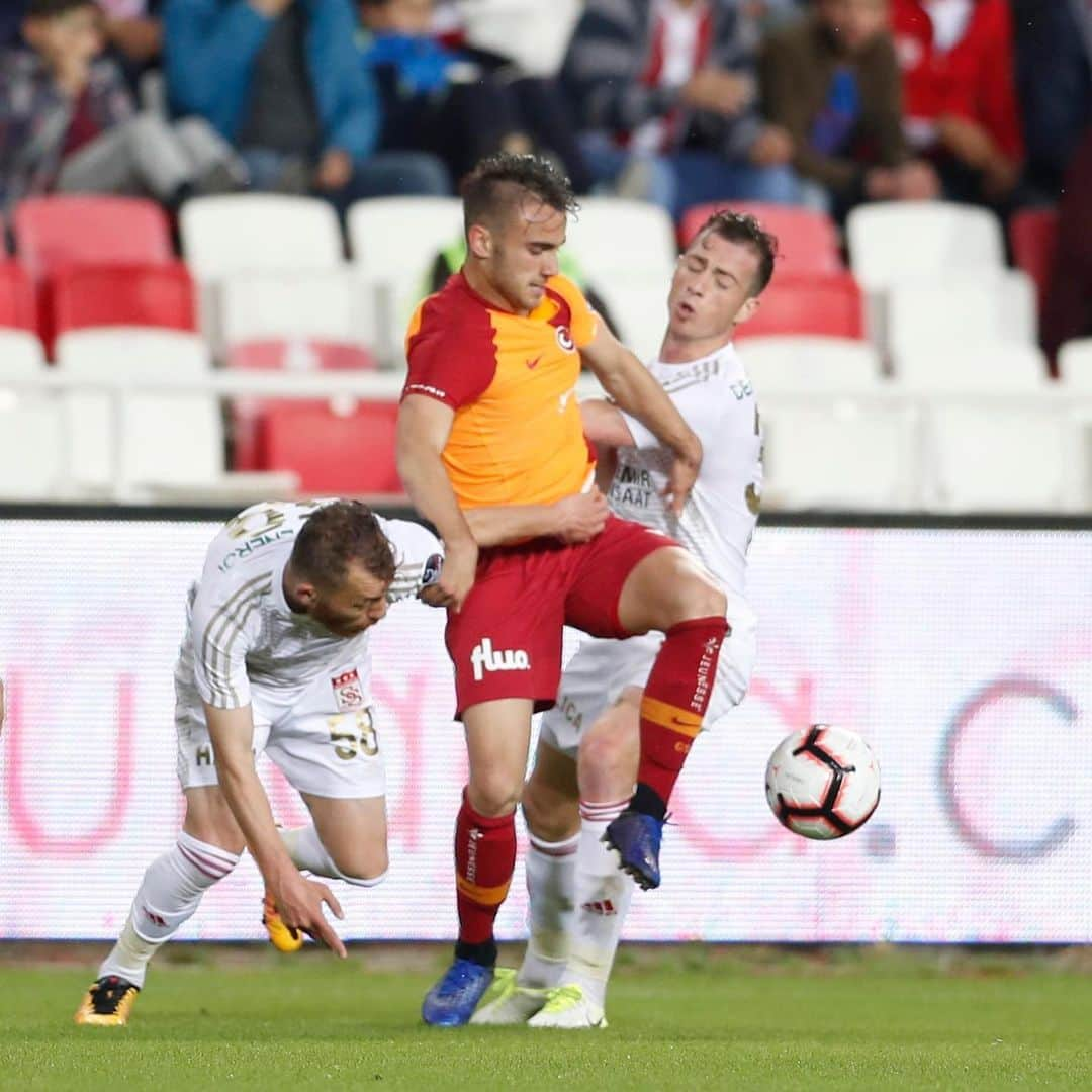 ガラタサライSKさんのインスタグラム写真 - (ガラタサライSKInstagram)「📸 Demir Grup Sivasspor - #Galatasaray maçının ilk yarısından kareler... #SVSvGS」5月25日 4時31分 - galatasaray