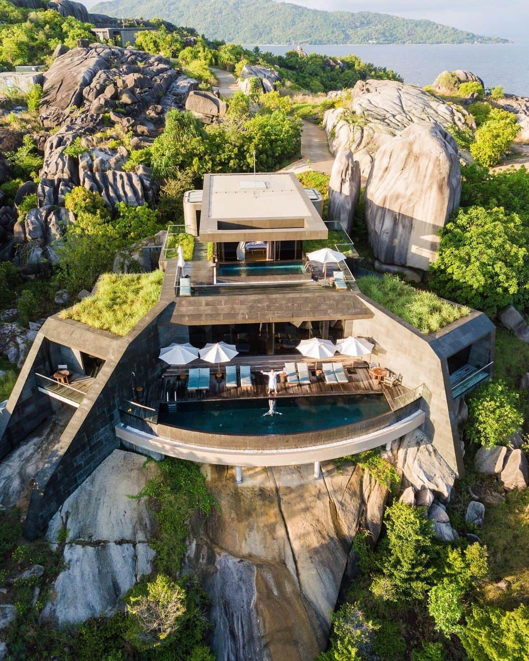 ティモシー・サイクスさんのインスタグラム写真 - (ティモシー・サイクスInstagram)「Flashback to my last trip to the Seychelles for the upcoming @savethereef documentary and while it looks very beautiful from above, as you’ll soon see in our film, the marine life and coral reefs below the surface are in horrific shape and it’s ABSOLUTELY INSANE that not many people are talking about this because the problem is worldwide and our reefs are now expected to disappear altogether by 2050! Given the fact that marine life produces the majority of the oxygen we breathe and coral reefs are a key in sustaining marine life, we are about to have some major breathing problems, along with a lot of other nasty health issues, if we don’t change our ways and start taking #climatechange and protecting our planet more seriously ASAP! Go follow @savethereef and @karmagawa to get educated and stay updated as we’re less than a month away now from premiering the @savethereef documentary directed by @amirzakeri that will blow your mind and hopefully get many more people taking action on critical initiatives to #endplasticpollution and utilize more #cleanenergy before it’s too late in just a few years! #fbf #jewblue #jewswithviews」5月25日 4時45分 - timothysykes