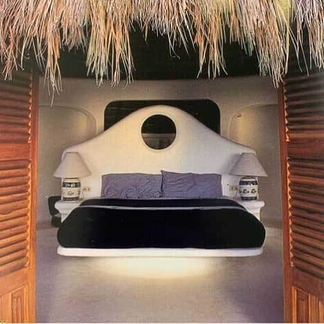シー ニューヨークさんのインスタグラム写真 - (シー ニューヨークInstagram)「Beds n tubs from “Mexico: House of the Pacific,” 1994. 📷 Via @kimcoolmon #bedroominspo #longweekendvibe」5月25日 4時58分 - seanewyork