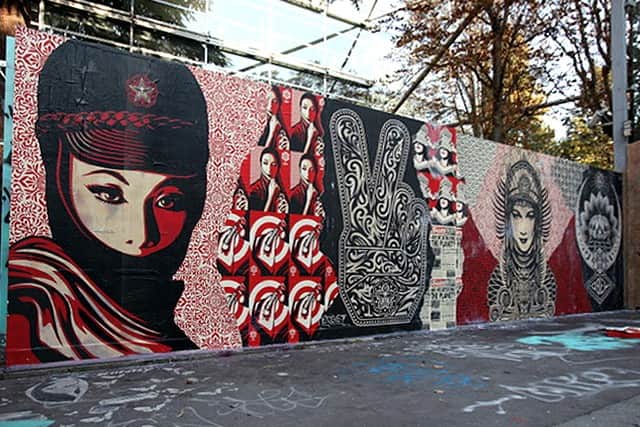 Shepard Faireyさんのインスタグラム写真 - (Shepard FaireyInstagram)「Remembering my trip to Paris in 2009 when I worked on this mural with my team for Foundation Cartier, in conjunction with their exhibition, "Born in the Streets." I'm excited to be back in France next month! In celebration of #FACINGTHEGIANT #OBEYGIANT30TH, I'll be in Paris for my exhibition with @galerie_itinerrance on June 22nd. Prior to that, I'll be at the @grenoblestreetartfest with an exhibition opening June 5 and reception on June 13, and also taking a quick trip to @beyondthestreetsart NYC on June 21. More to come, stay tuned! - Shepard⠀ 📷: @jonathanfurlong⠀」5月25日 5時01分 - obeygiant