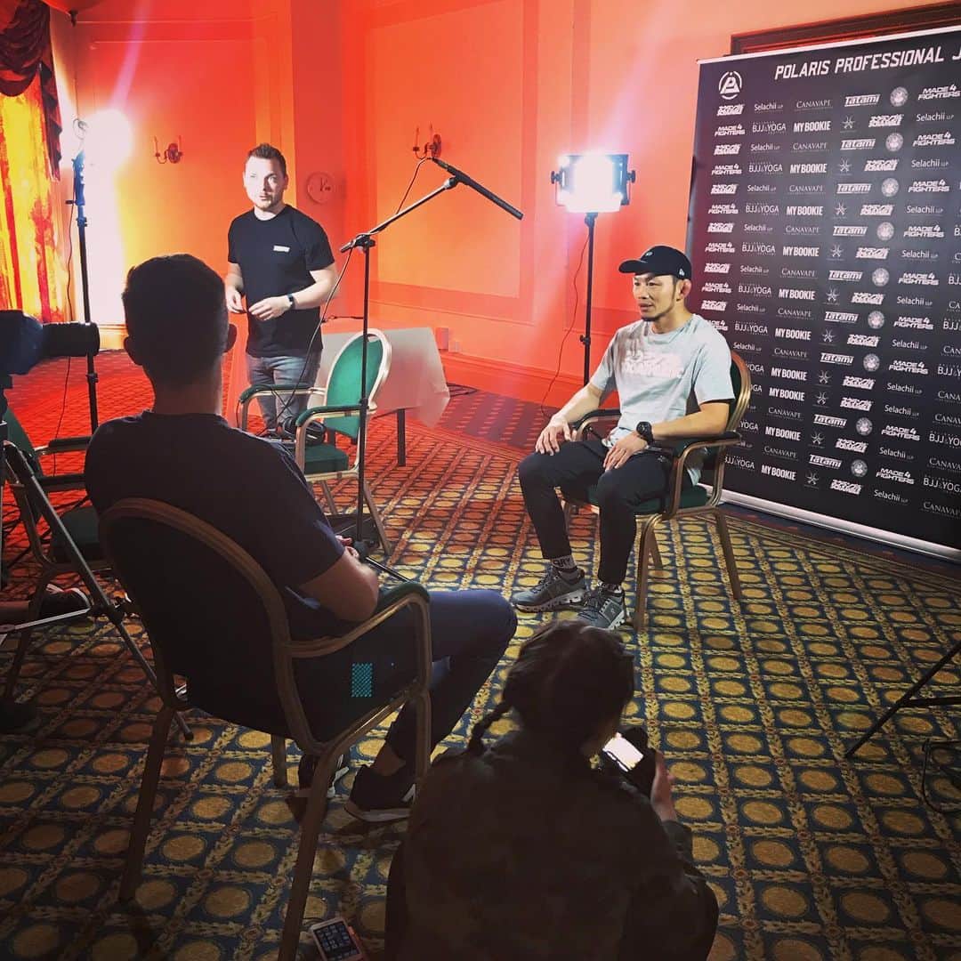 宇野薫のインスタグラム：「POLARIS10  インタビュー撮影  #polaris10 #onehundredathletic  #unocaolshowten #caoluno #unodojo #宇野薫 #ポラリス #スクランブル」