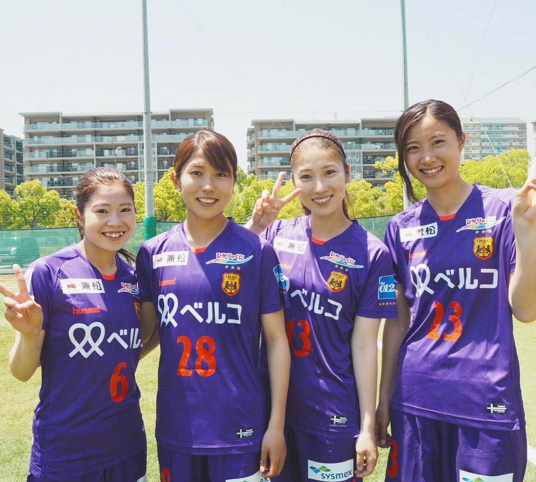 八坂芽依のインスタグラム：「3rdユニフォーム 発売しました💜💜 6/2 日曜日 仙台戦で着用予定です！ お待ちしてます⚽️⚽️ . 伊賀戦がんばります🤜🤛 応援よろしくお願いします📣 #inac神戸レオネッサ  #紫ユニフォーム」