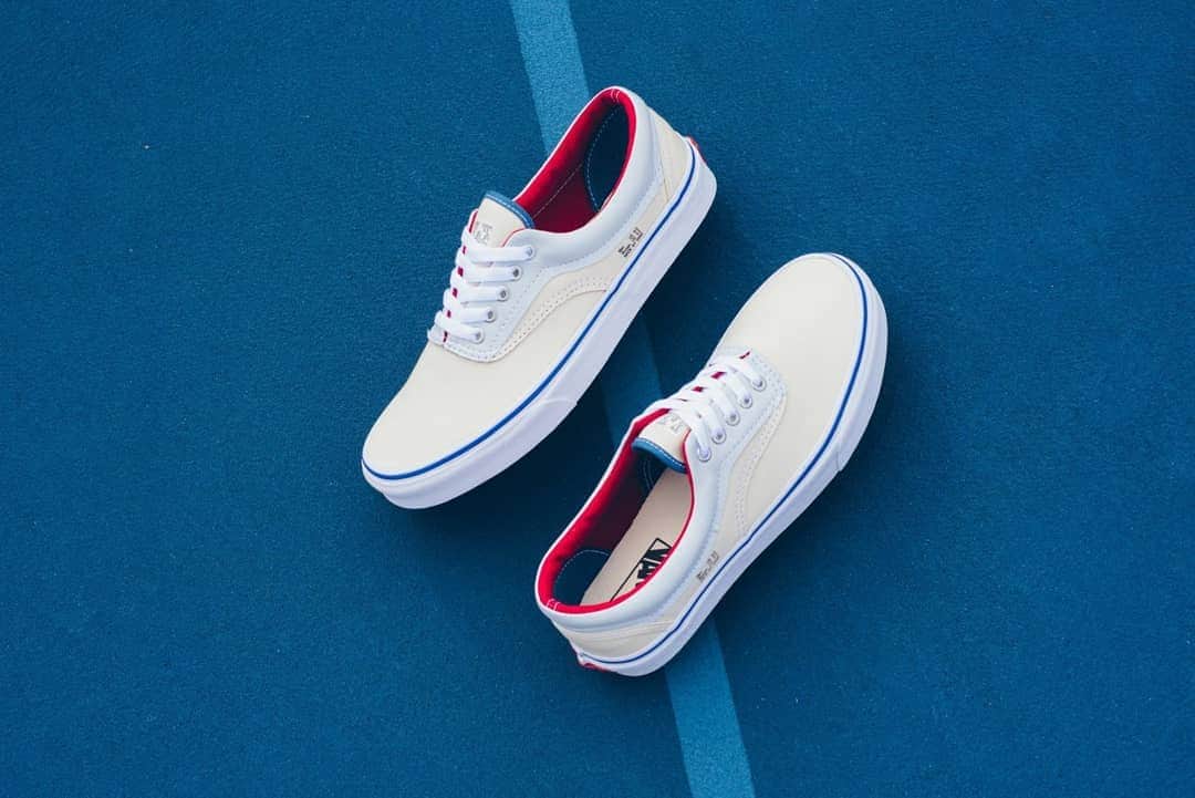 Vans Philippinesさんのインスタグラム写真 - (Vans PhilippinesInstagram)「Who's up for a look that's quirky yet stylish? The new Era Outside In should definitely be on your checklist! Photos 📸 via sneakerpolitics.com #VansPhilippines」5月24日 20時53分 - vansphilippines