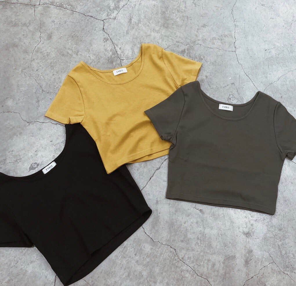 EVRISさんのインスタグラム写真 - (EVRISInstagram)「⠀⠀ ✔︎NEW ARRIVAL ⠀⠀ #BASICシンプルショートTEE black / white / mustard / khaki⠀ ¥2,990+tax ⠀ 詳細は商品タグをタップ🏷 ________________________________________________ 只今、Limited Outlet mall 開催中📣 MAX92%OFF🔥⠀ ⠀ @evris_official のTOPからチェック✔︎ ⠀ #EVRIS  #evris19ss #newin #fashion #RUNWAYchannel #newarrival #trend  #design」5月24日 21時00分 - evris_official