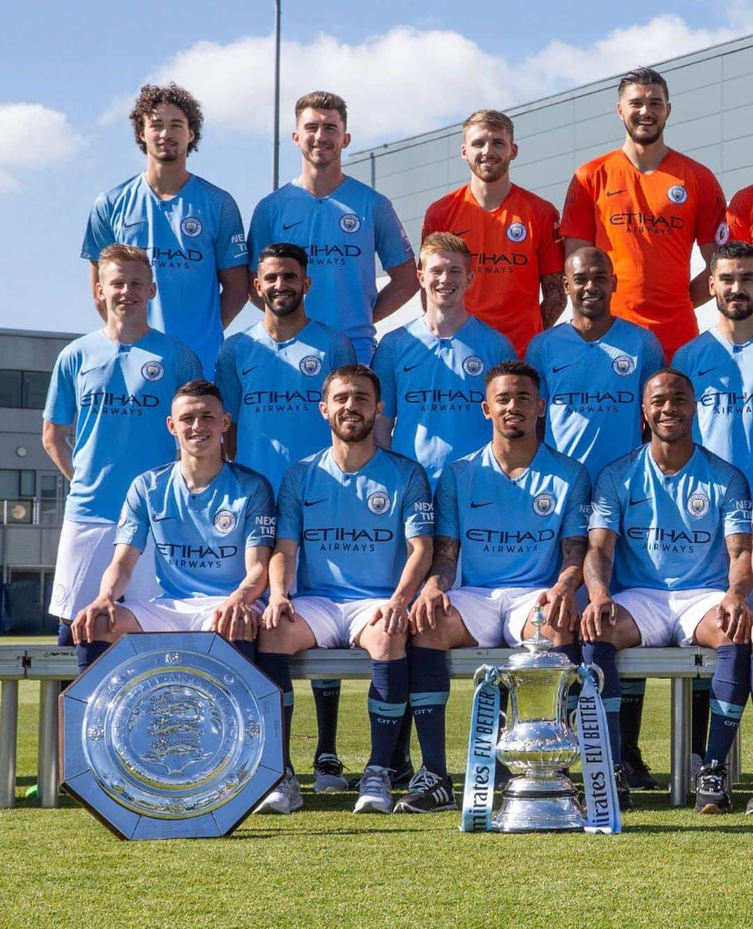 マンチェスター・シティFCさんのインスタグラム写真 - (マンチェスター・シティFCInstagram)「ABSOLUTELY EPIC! 🏆🏆🏆🏆 #mancity」5月24日 21時18分 - mancity