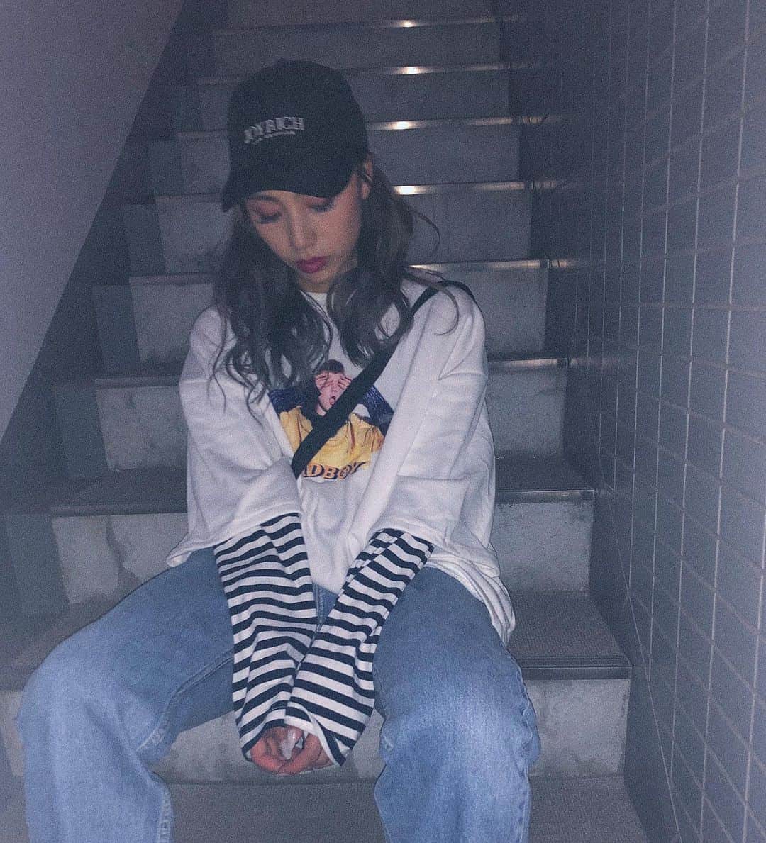 honoka のインスタグラム：「夜はまだまだ肌寒いね。 明日は31℃なるらしいー🌞」