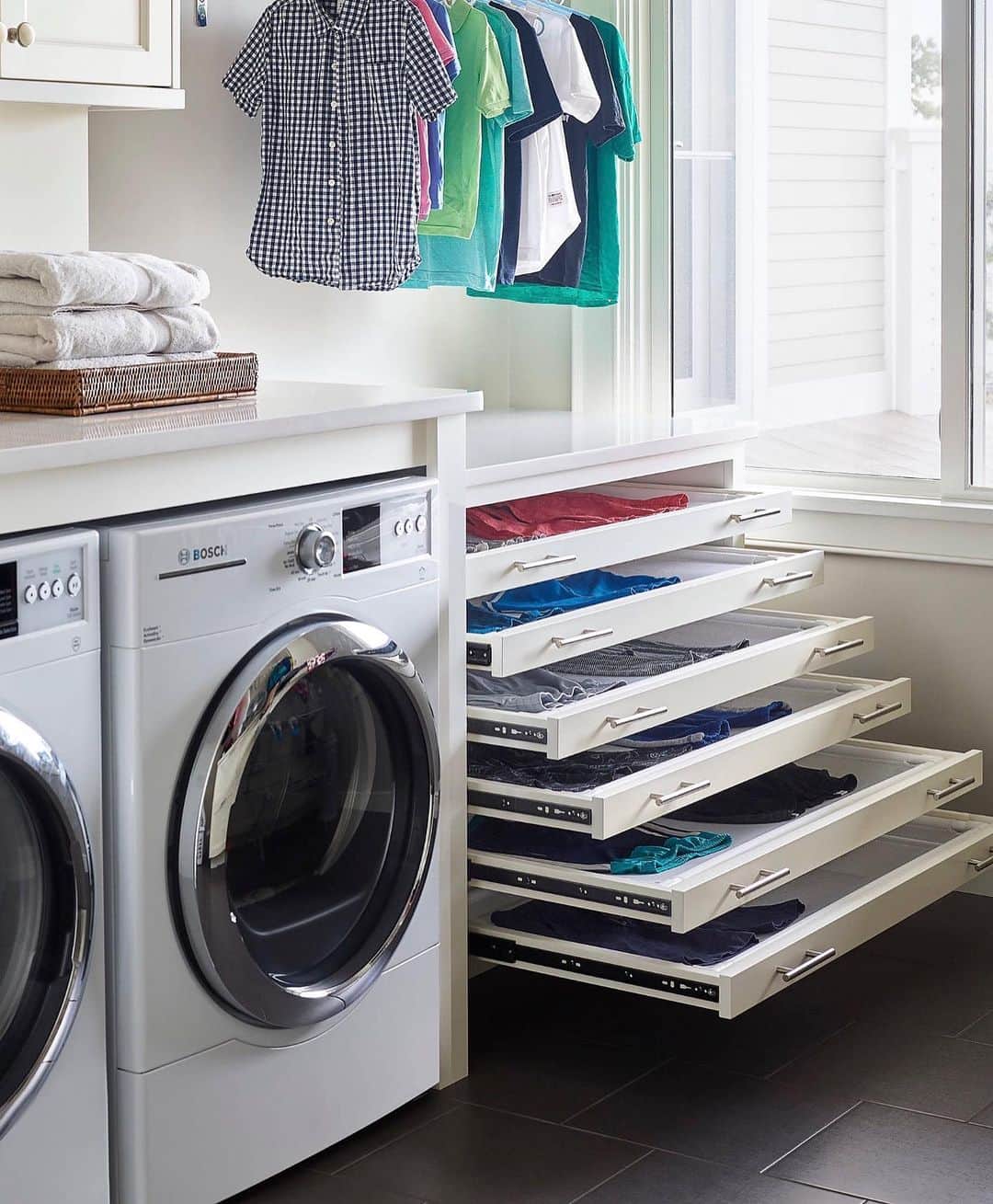 さんのインスタグラム写真 - (Instagram)「Thoughts on drying drawers in your laundry room?」5月24日 21時59分 - inspire_me_home_decor