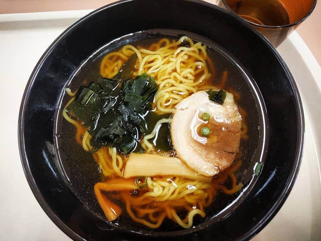 日本工学院さんのインスタグラム写真 - (日本工学院Instagram)「学食のラーメン！200円の魅力！最高の200円！ <学生投稿写真>  #日本工学院 #nihonkogakuin #専門学校 #日本工学院八王子専門学校 #日本工学院専門学校 #工学院 #学生投稿写真 #学食 #学食ランチ #学食巡り #拡散希望 #アオハル#あおはる #コスパ飯 #コスパランチ #ラーメン #キャンパスライフ #らーめんインスタグラマー #醤油ラーメン #コスパ最強」5月24日 22時00分 - nihonkogakuin