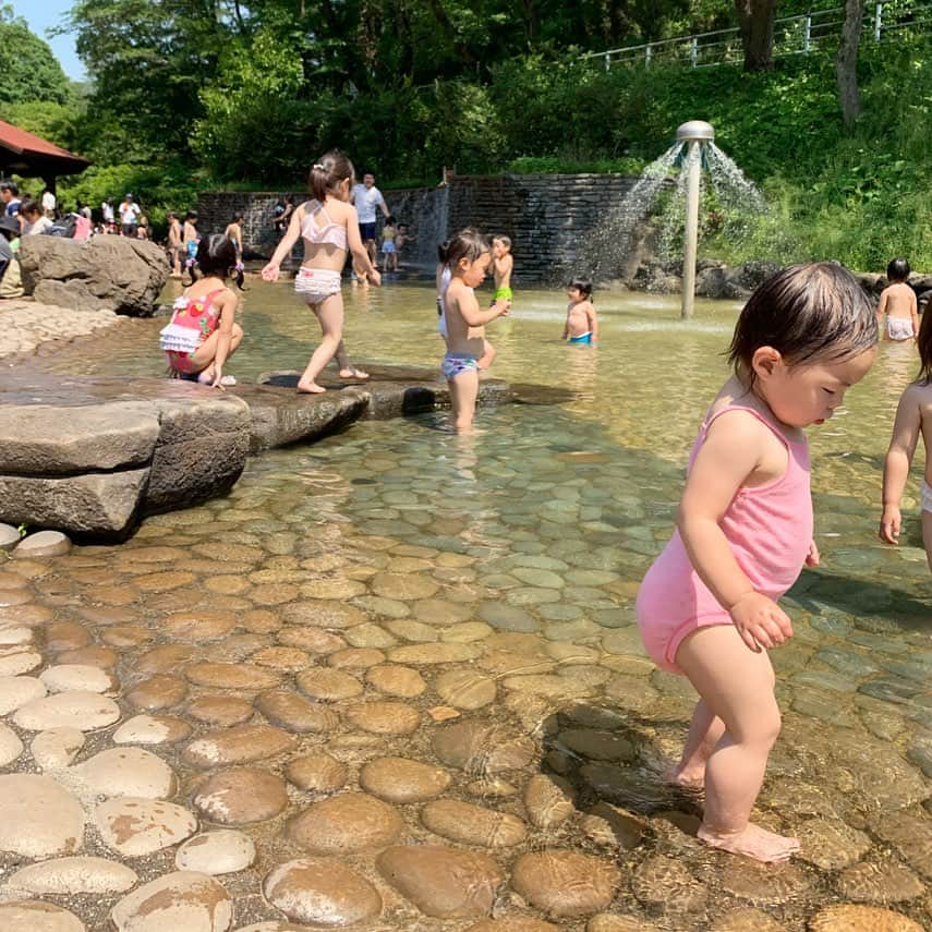 鈴木六夏さんのインスタグラム写真 - (鈴木六夏Instagram)「親子遠足♡ 猛暑日。１日遊んで 帰宅後、母は抜け殻状態🙀 #ポンポコリンコちゃん」5月24日 21時55分 - rikuka.62