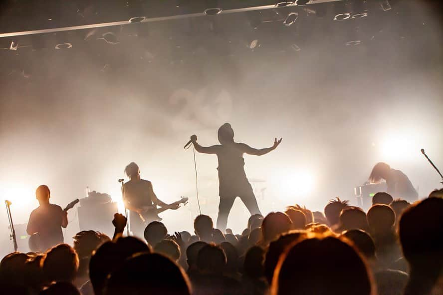 Crystal Lakeさんのインスタグラム写真 - (Crystal LakeInstagram)「THANK YOU @rottengraffty & NAGOYA!! Photo: @taka_tallman  #CrystalLake #RottenGraffty」5月24日 21時56分 - crystallake777