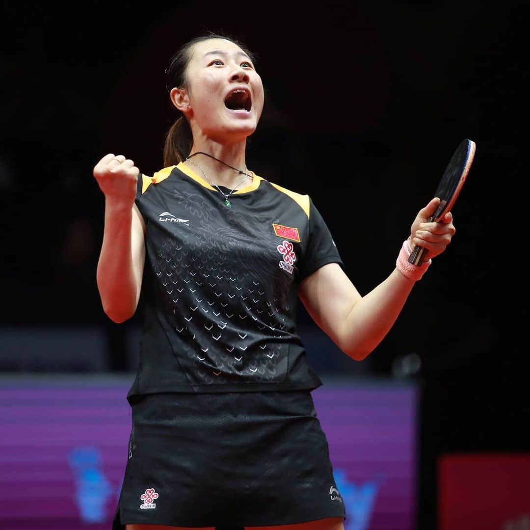 ITTF Worldさんのインスタグラム写真 - (ITTF WorldInstagram)「💪😃💪 #FridayFeeling & #FBF to Ding Ning's last major title: the 2018 Women's World Cup! 🏆  Can the 'Queen of Hearts' win 🥇 again in 🇨🇳China at the #ITTFWorldTour #2019ChinaOpen...❓」5月24日 22時08分 - wtt