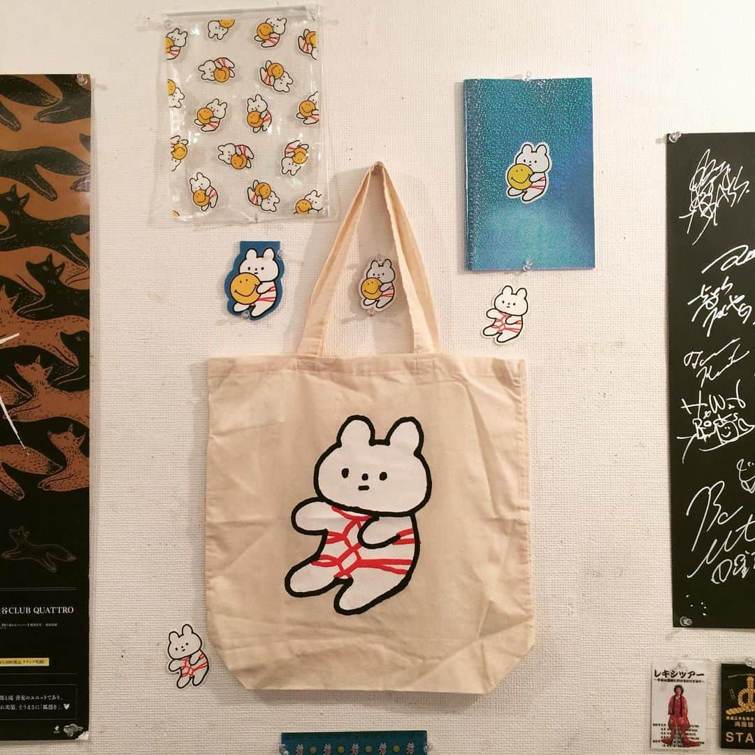 橋本塁さんのインスタグラム写真 - (橋本塁Instagram)「【サウシュー写真展福岡4日目終了!】 ご来展ありがとうございました！明日もアートフレンズ(中央区天神3-3-5-3F )にて11-19時でお買い物がてらや学校仕事終わりやライブ前にお待ちしております！差し入れありがとうございました！  #サウシュー #福岡 #stingray #oneokrock #ワンオク #oor #ストレイテナー #nothingscarvedinstone  #androp #thebackhorn #9mmparabellumbullet #thebandapart #dopingpanda #hawaiian6  #thebawdies #キツネツキ #ren  #soundshooter  #写真展 #photoexhibition #livephoto #landscapephotography」5月24日 22時09分 - ruihashimoto