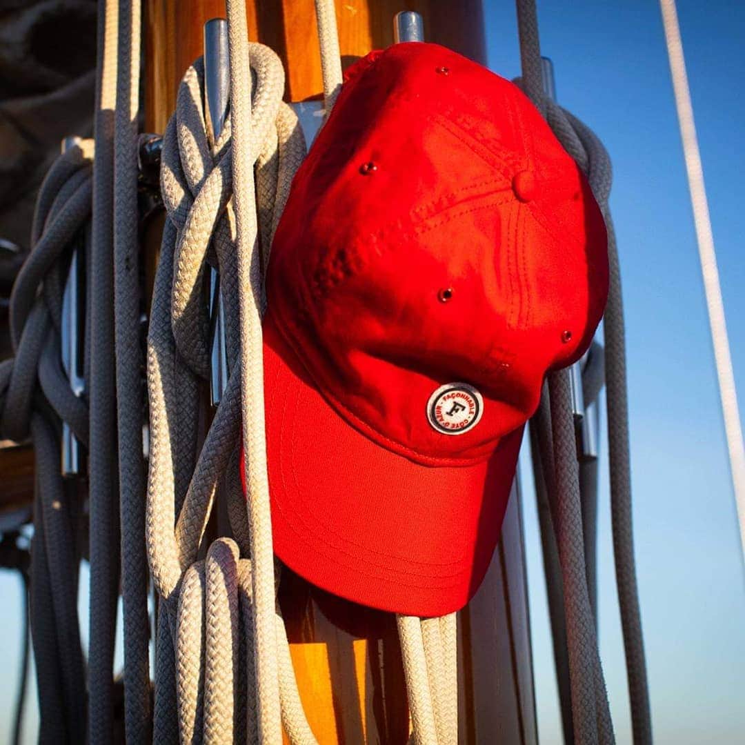 ファッソナブルさんのインスタグラム写真 - (ファッソナブルInstagram)「The new Faconnable baseball cap will be the perfect companion for your next boat session. #Façonnable #FrenchRiviera #SpringSummer19 #Cap #Monaco」5月24日 22時15分 - faconnable