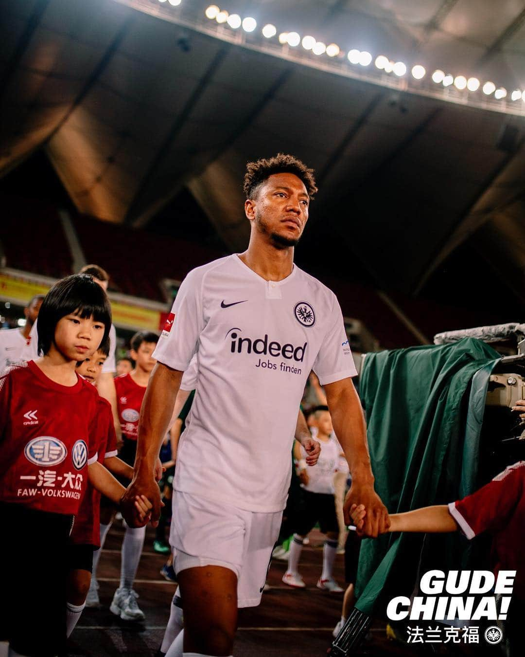 アイントラハト・フランクフルトさんのインスタグラム写真 - (アイントラハト・フランクフルトInstagram)「⚽️👉🇨🇳 • • #GudeChina #bundesliga #china #sge #eintracht #frankfurt #eintrachtfrankfurt」5月24日 22時23分 - eintrachtfrankfurt