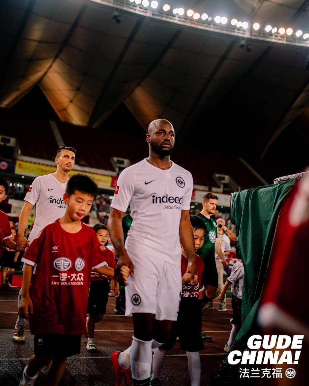 アイントラハト・フランクフルトさんのインスタグラム写真 - (アイントラハト・フランクフルトInstagram)「⚽️👉🇨🇳 • • #GudeChina #bundesliga #china #sge #eintracht #frankfurt #eintrachtfrankfurt」5月24日 22時23分 - eintrachtfrankfurt