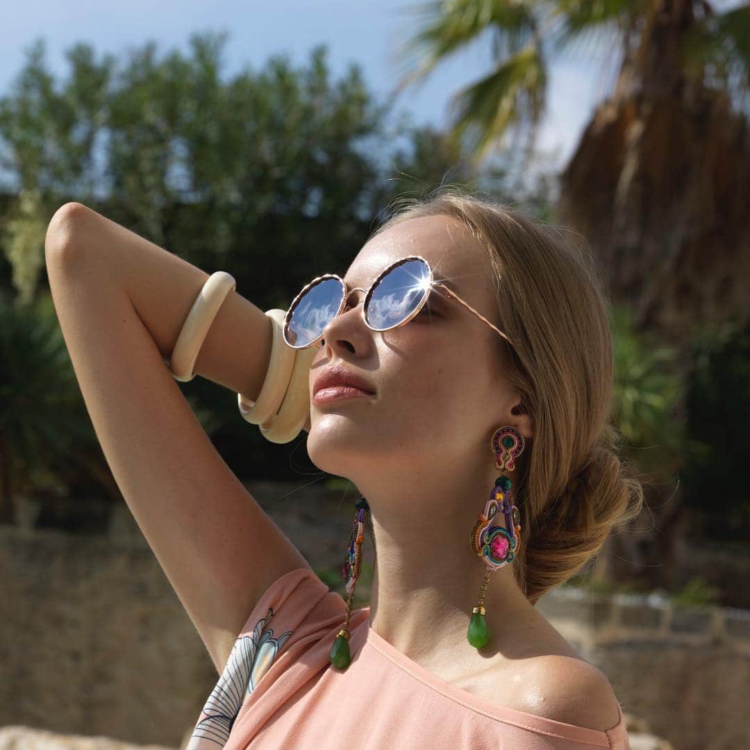 Blonde Saladさんのインスタグラム写真 - (Blonde SaladInstagram)「The coolest sunglasses for this Summer 2019 are, according to all the fashion victims out there, the @cafenoir_official ones⚡️ Don’t miss the ultimate SS19 collection! 💚 #theblondesalad #adv #cafenoir #newcollection #summer」5月24日 22時27分 - theblondesalad
